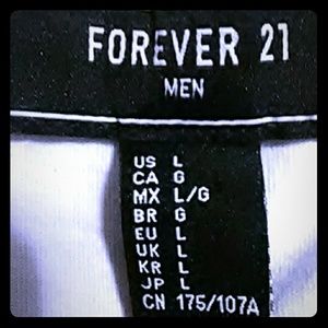 Forever 21 T-SHIRT !! 💥💥